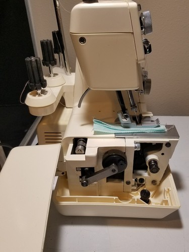 Husqvarna Huskylock 300 Sewing Machine