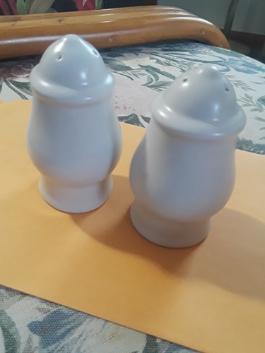 Yorktowne by Pfaltzgraff  Salt and Pepper Set
