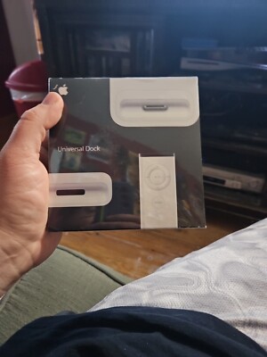 Apple iPod Universal Dock  MA045G/A Docking Station New sealed