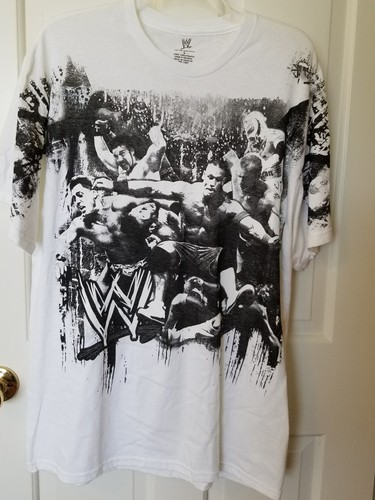 WWE Wrestling TSHIRT Mens Large white with black and gray printing 2012