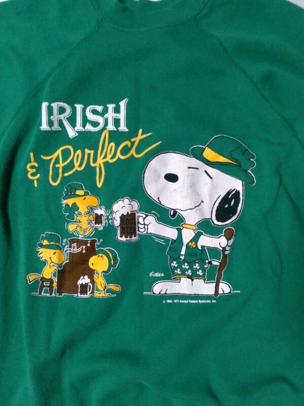 Vintage 1990s Peanuts Snoopy Woodstock Sweatshirt Size L Irish 50/50  USA .