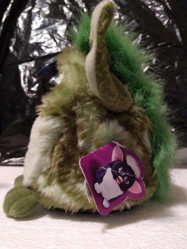 Original  Furby Tiger Electronics Model 70-800 1999 with Tags Green