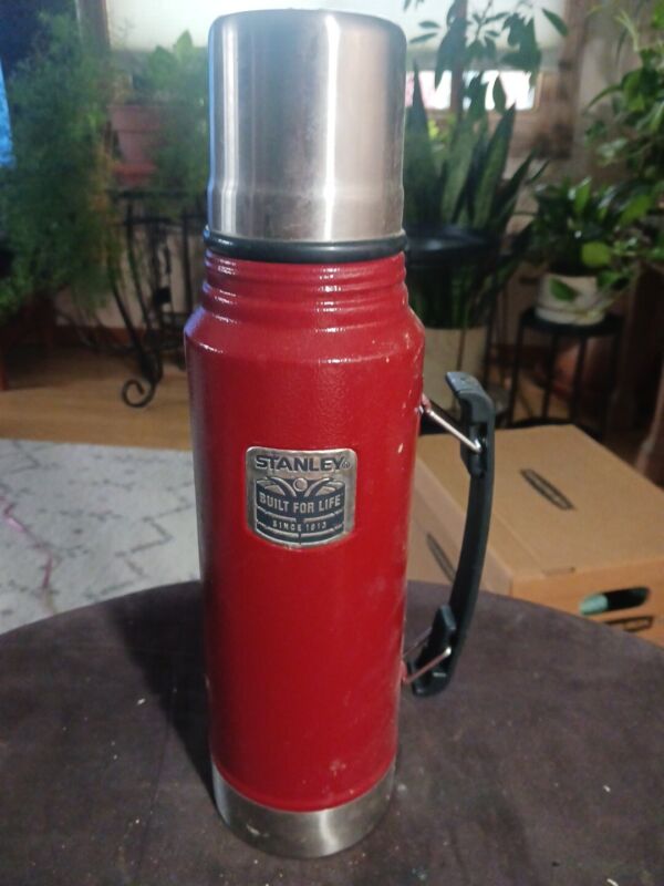 Vintage Aladdin Stanley 1 Quart Metal Insulated  RED Thermos Cap & Cup Included 