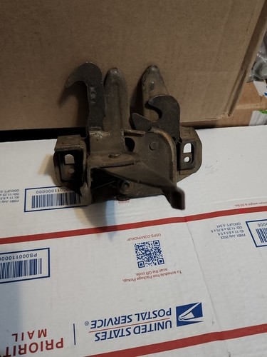 NOS 1968 FORD Galaxie 500 Hood Latch XL Ltd OEM ORIGINAL