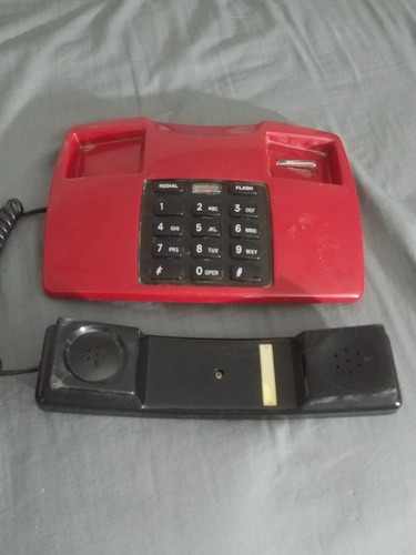 Land-Line Telephone Radio Shack Red Big Buttons Easy Read Retro VTG Desk Phone