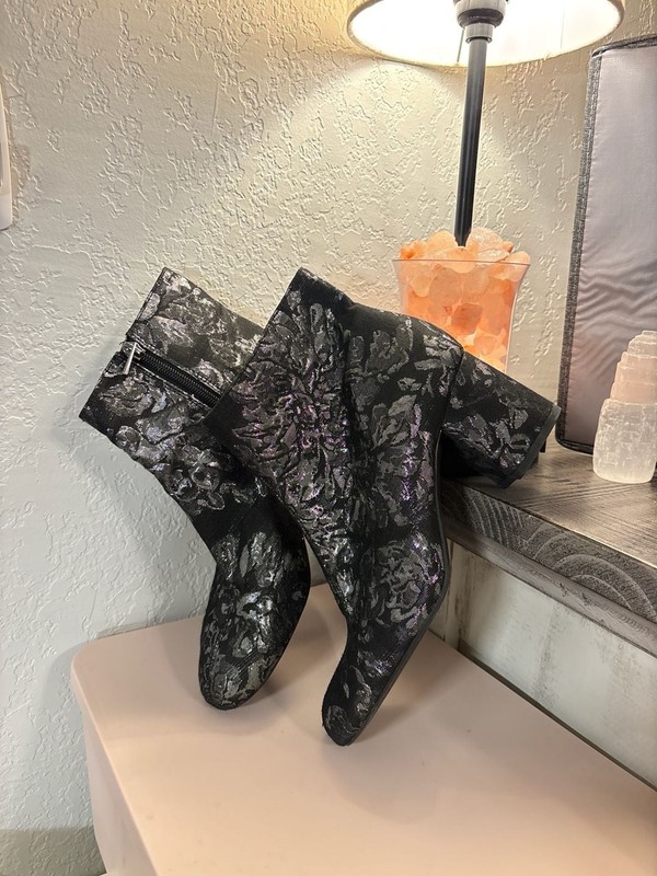 F2: Jessica Simpson Ruella Black Silver Floral Brocade Ankle Boots