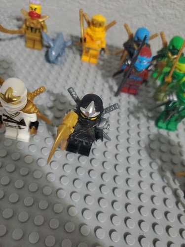 LEGO Ninjago New Cole ZX Minifigure w/Golden Weapon from LEGO Ninjago New Cole ZX Minifigure w/Golden Weapon from