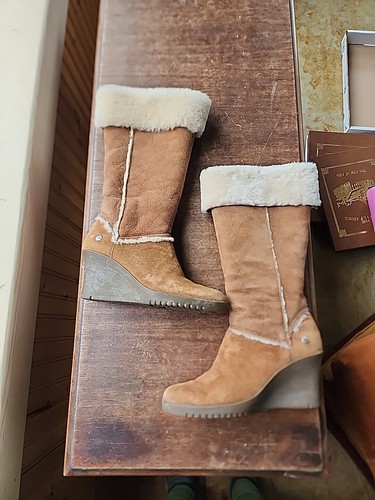 UGG Women's Sandra S/N 5449 Tan Leather Shearling Wedge Boot