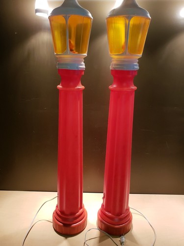 VINTAGE PAIR OF CHRISTMAS UNION PRODUCTS LAMP POST BLOW MOLDS