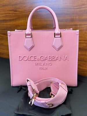 【関税＆送料込み】Dolce & Gabbana Salmon Pink Buckle-Faste Patent leather sandals with metal DG logo in Pink for Girls