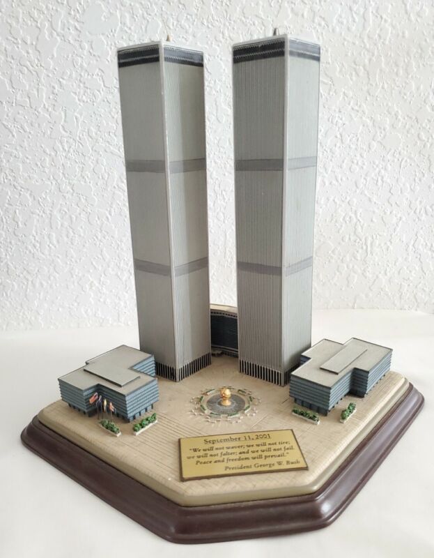 Danbury Mint TWIN TOWERS Commemorative World Trade Center 911 Memorial