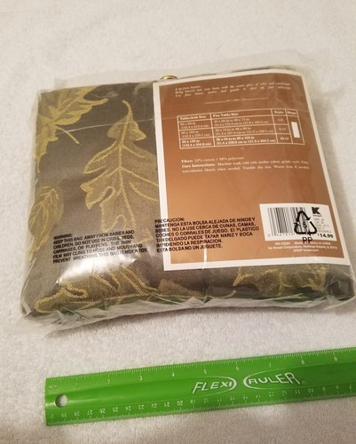 NEW  Sandra by Sandra Lee Harvest Entertaining Green Leaf Tablecloth 60