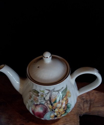 Arthur wood and Son Staffordshire England established 1884 6364 teapot