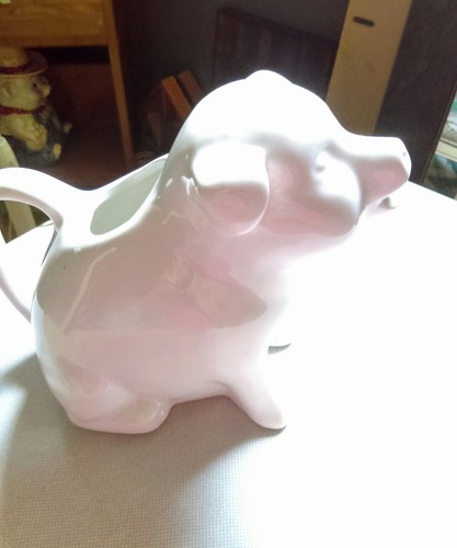 Vintage collectible pig pitcher/creamer CUTE RARE HARD TO FIND