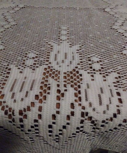 Great Bay Lace Holland Tulips Floral Table Runner Liechtenstein Ecru 15x33