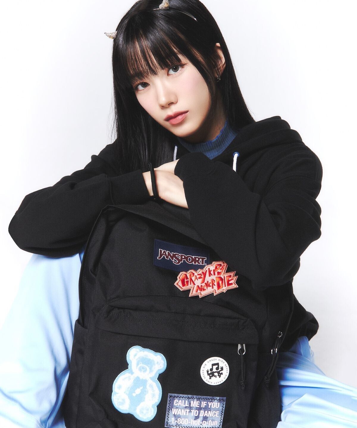 トレカ付き☆LE SSERAFIM X JANSPORT コラボ！！【JANSPORT