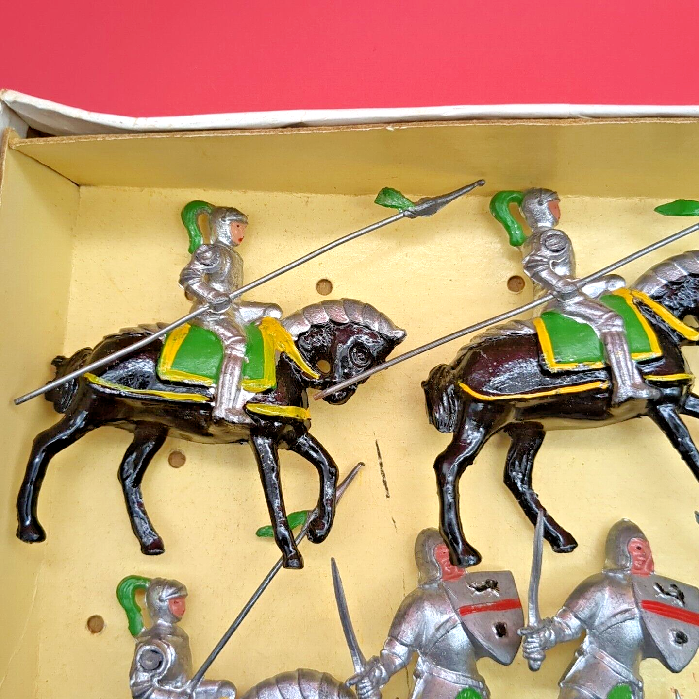 Vintage Lead Johillco (John Hill & Co) Medieval Knights Set  354 Boxed, 30 PCS
