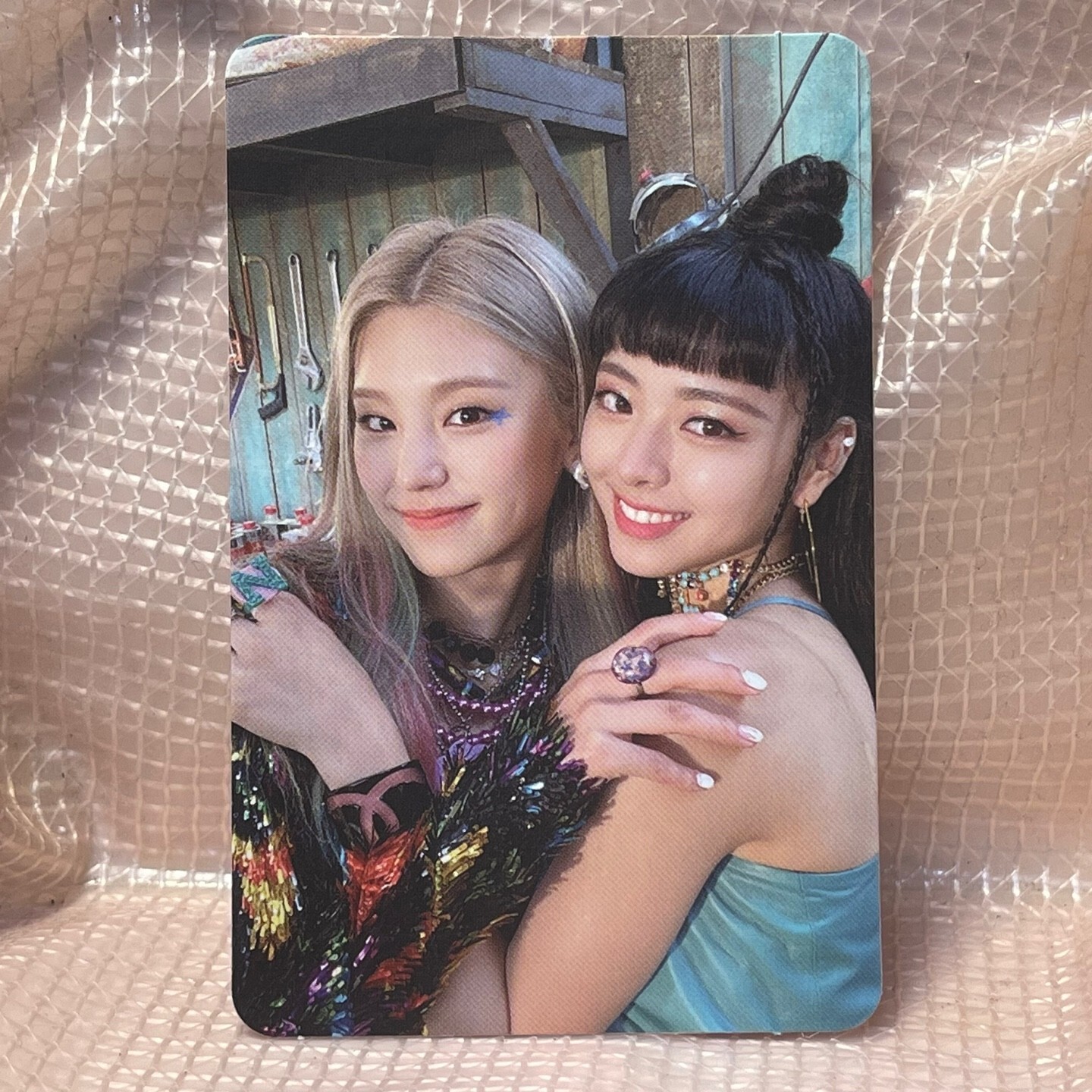 ITZY YUNA、YEJI トレーディングカード、アルバム2冊 ITZY YUNA、YEJI トレーディングカード、アルバム2冊 Itzy Yuna