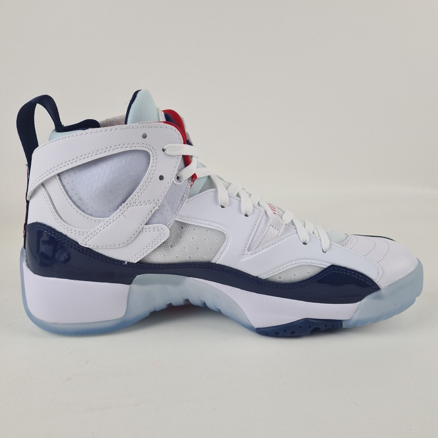🚨Nike Air Jordan Jumpman Two Trey White Basketball Men