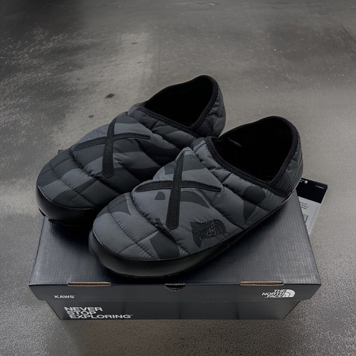 The North Face Kaws Gloves ブラック コラボ KAWS × THE NORTH FACEの第2弾コラボコレクションが10/25、10/26