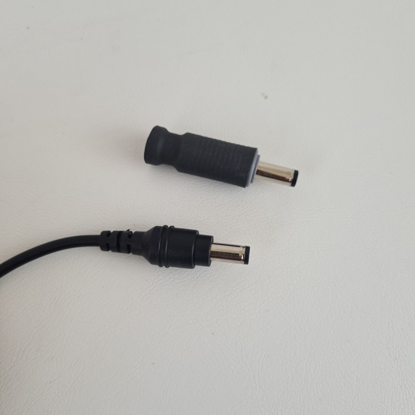 🚨 MW Mean Well AC/DC Switching Adapter Power Supply 18V, 1.38A, 25W Max, 0.7A - Picture 3 of 8