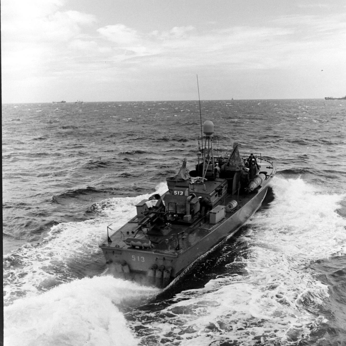 ナ*オ様 1945’s★アメリカ海軍★USS BURDO ★WW2・ミリタリーブ ナ*オ様 1945's☆アメリカ海軍☆USS BURDO ☆WW2・ミリタリーブ WW2