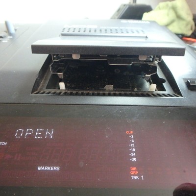 YAMAHA MD Multitrack Recorder MD-8 Mini Disc 8 Track MD Recorder