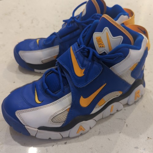 【 NIKE AIR BARRAGE LOW ホワイト/オレンジ 】 Shoes Nike Air Barrage Low EMB - Top4Running.com