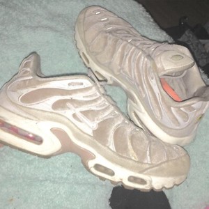 Nike tns air max plus velvet LX ‘Rose Vast Grey’ | Women's Shoes