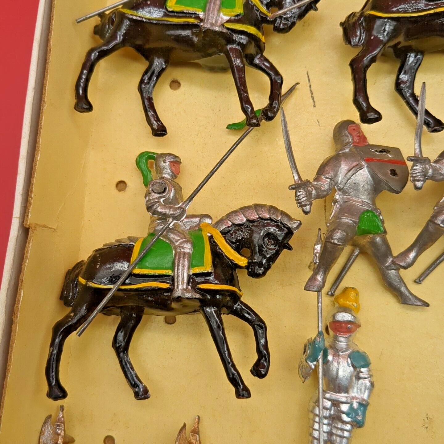 Vintage Lead Johillco (John Hill & Co) Medieval Knights Set  354 Boxed, 30 PCS