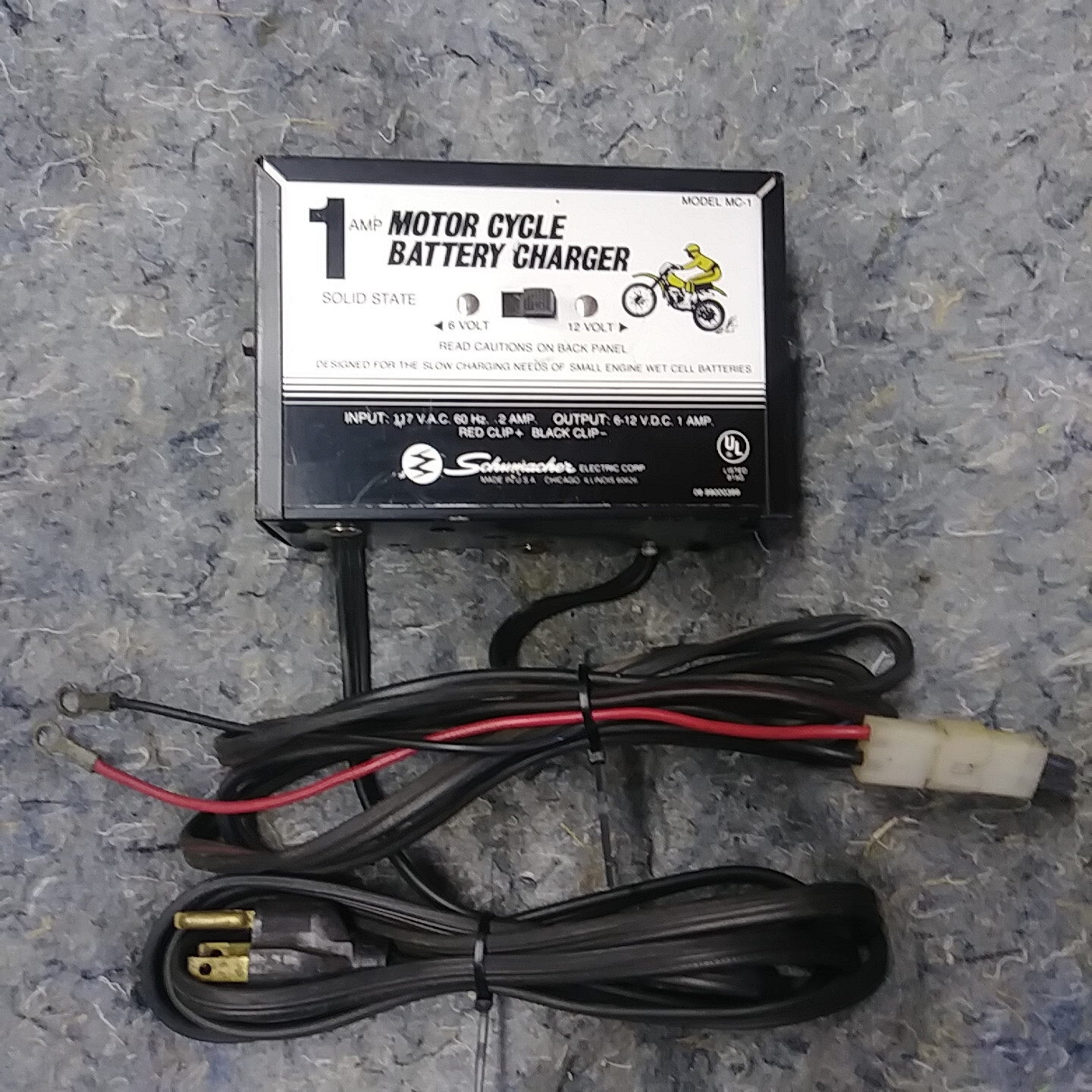 1AMP Battery charger 66000306バッテリーチャージャー Amazon.co.jp: ハーレー純正 1AMP Battery charger バッテリー
