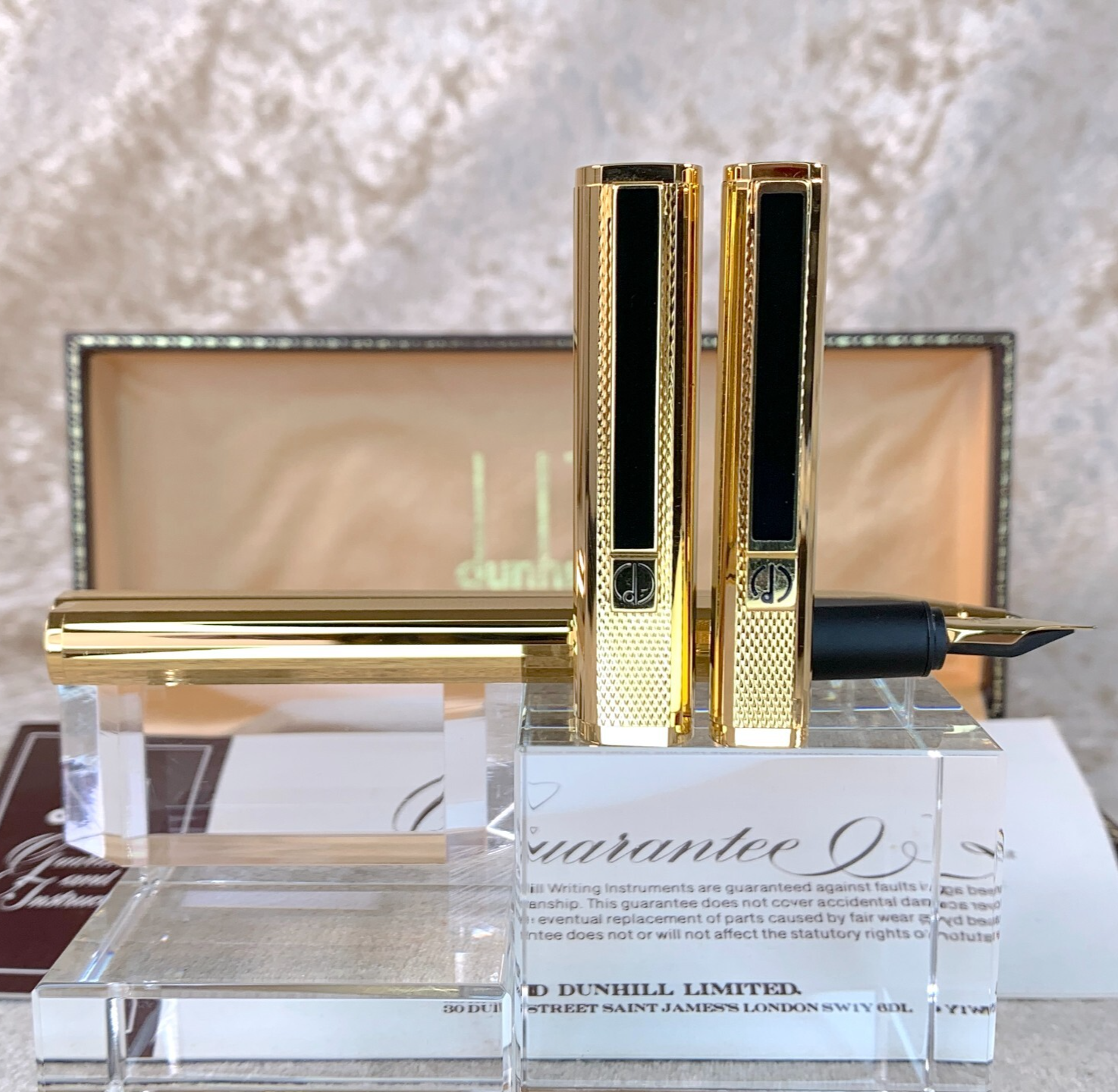 dunhill 万年筆 ゴールドクリップ付き 18k Vintage Dunhill Ballpoint & Fountain Pen Set Dress Gold