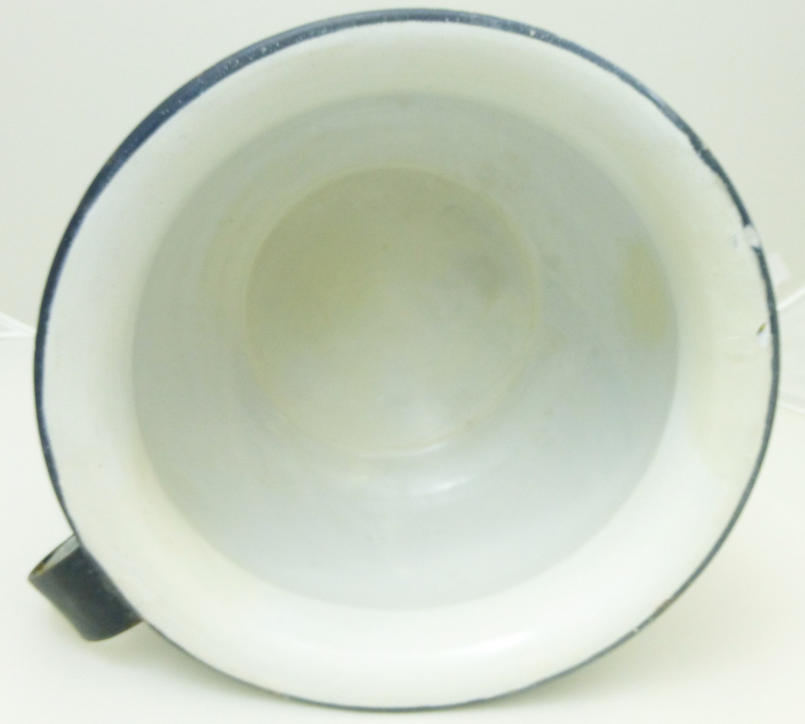 Antique Graniteware Chrysolite Chamber Pot Lid Spittoon Emerald Green White