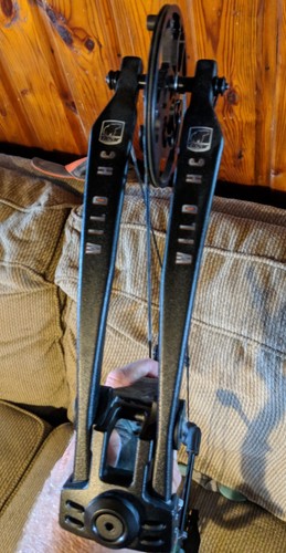 BEAR WILD HC RH BOW 70LB 24