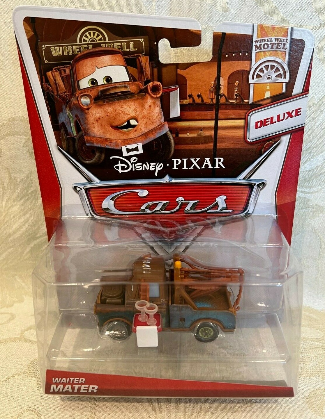 Disney Cars デラックス Waiter Mater 2013 激レア‼️ Disney Pixar Cars 2 WAITER MATER Deluxe 2013 Wheel Well