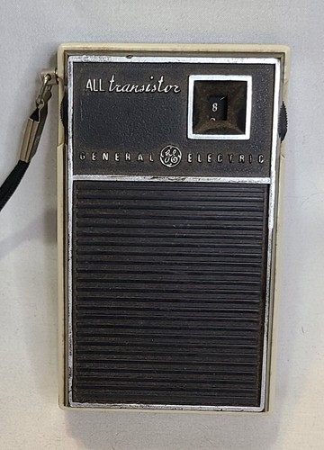 ビンテージ　ラジオ　GENERAL ELECTRIC 赤 USA アメリカ Vintage Model E-53X Radio by Canadian General Electric | eBay