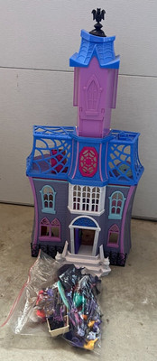 Disney Vampirina Haunted Mansion Scare B&B Playhouse Dolls Furniture Accessories