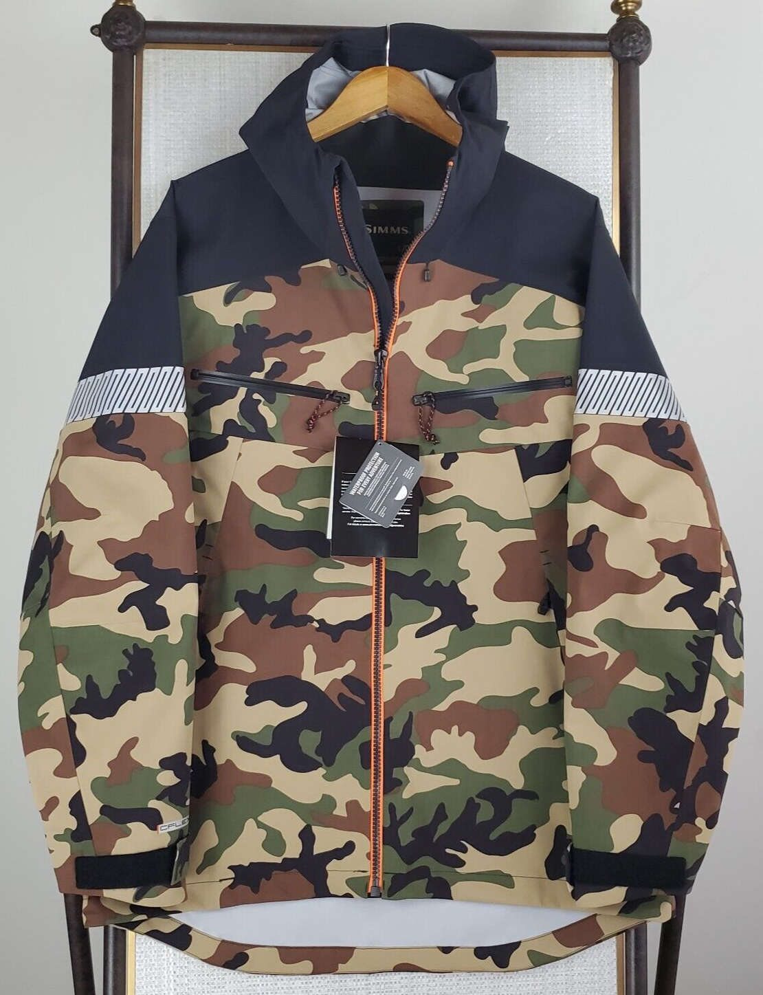 Pre-owned Simms $449  Mens Size Medium 30k Waterproof Woodland Camo Cx Jacket Hood In Multicolor