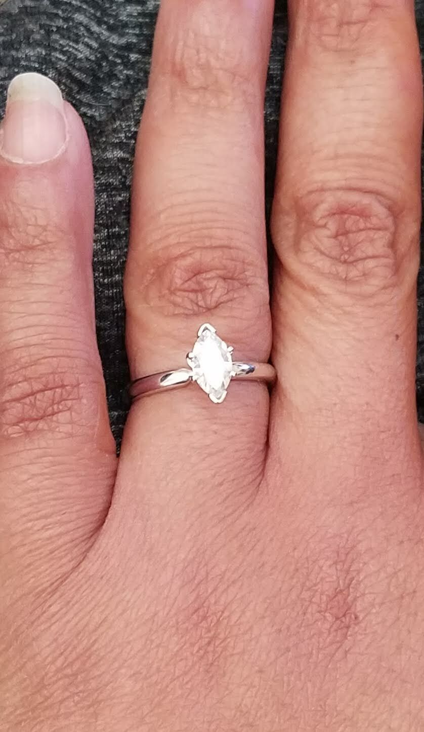 Elegant Marquise Cut Diamond Engagement Ring w/Platinum Head