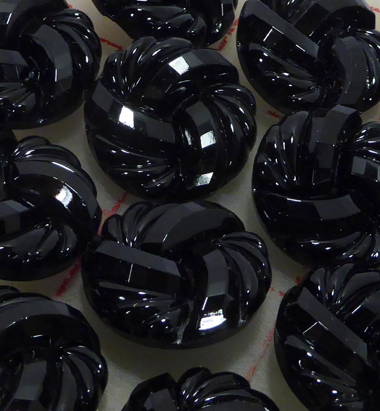 829spiralblackbuttons.jpg