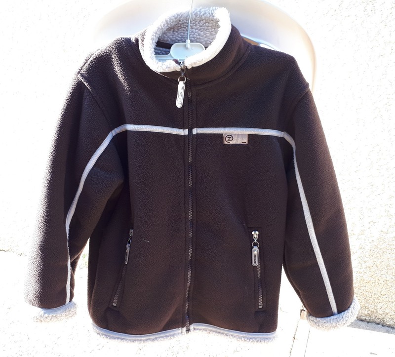 Blouson MolletonnÃ© De Marque Zinedine Zidane  8ans+Cadeau Pantalon Lisez L'Annon