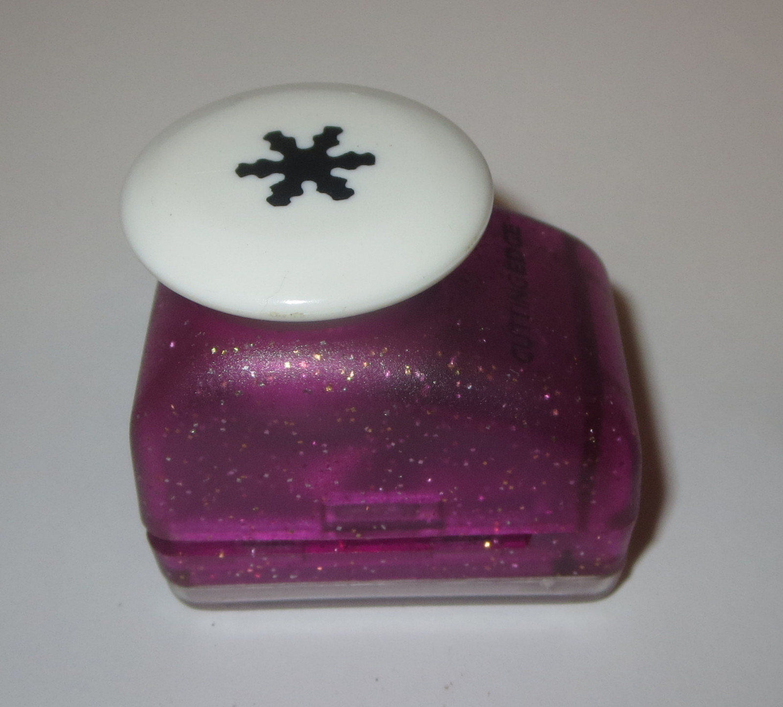 SNOWFLAKE Paper Punch Cutting Edge Crafts 1/2