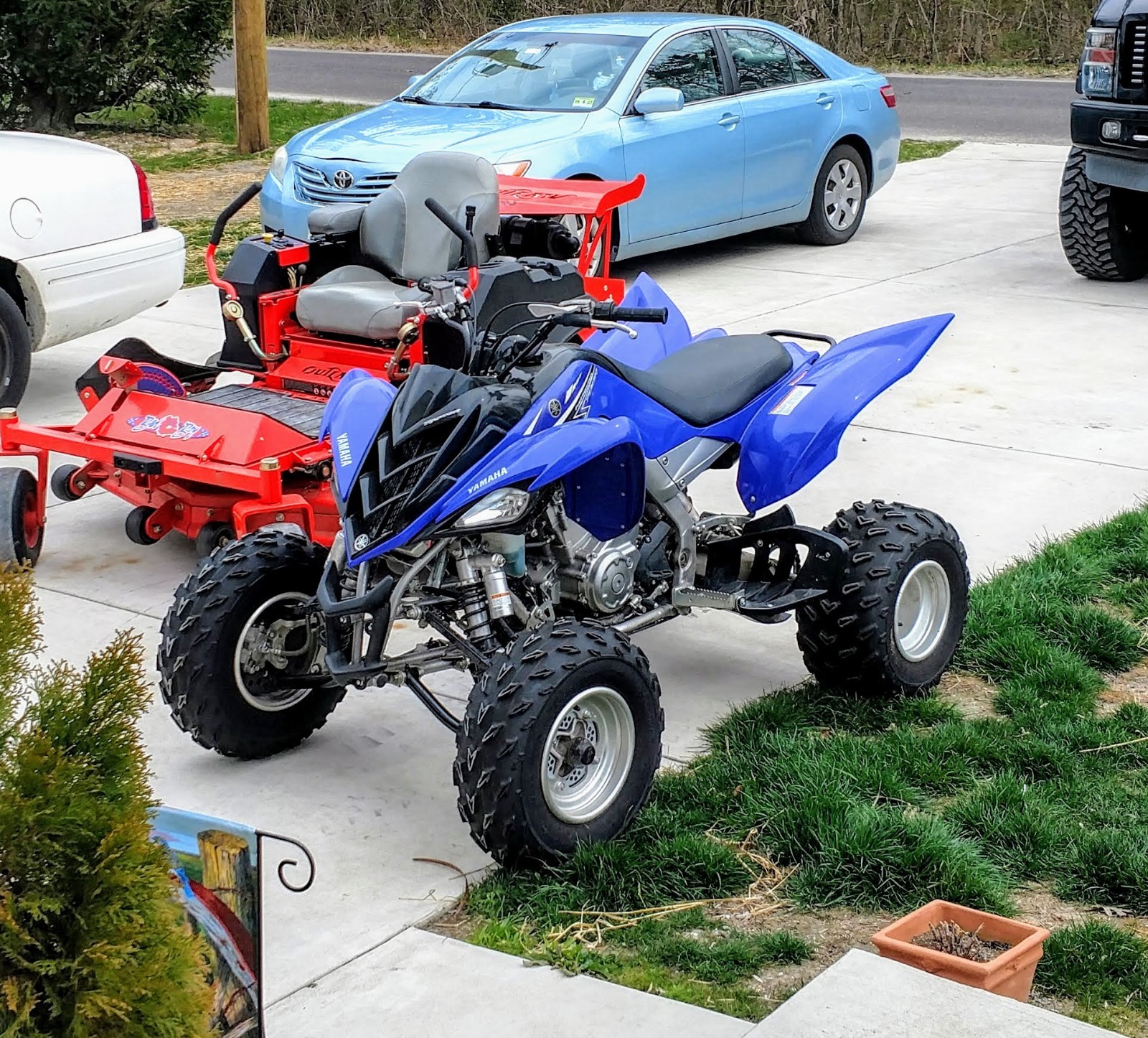 2011 Yamaha Raptor 700r New Condition (Ridden Once)