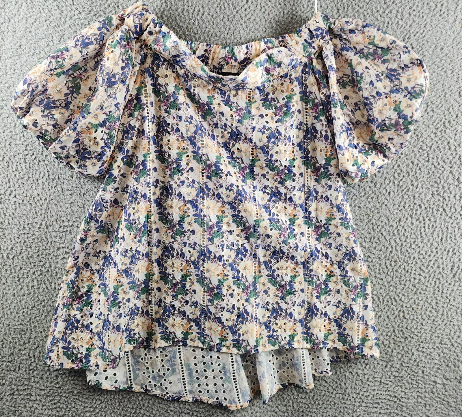 Gracia Floral Eyelet Hi-Low Top Women's S Multi Open Back Short Sleeve Pullover - Picture 1 of 14