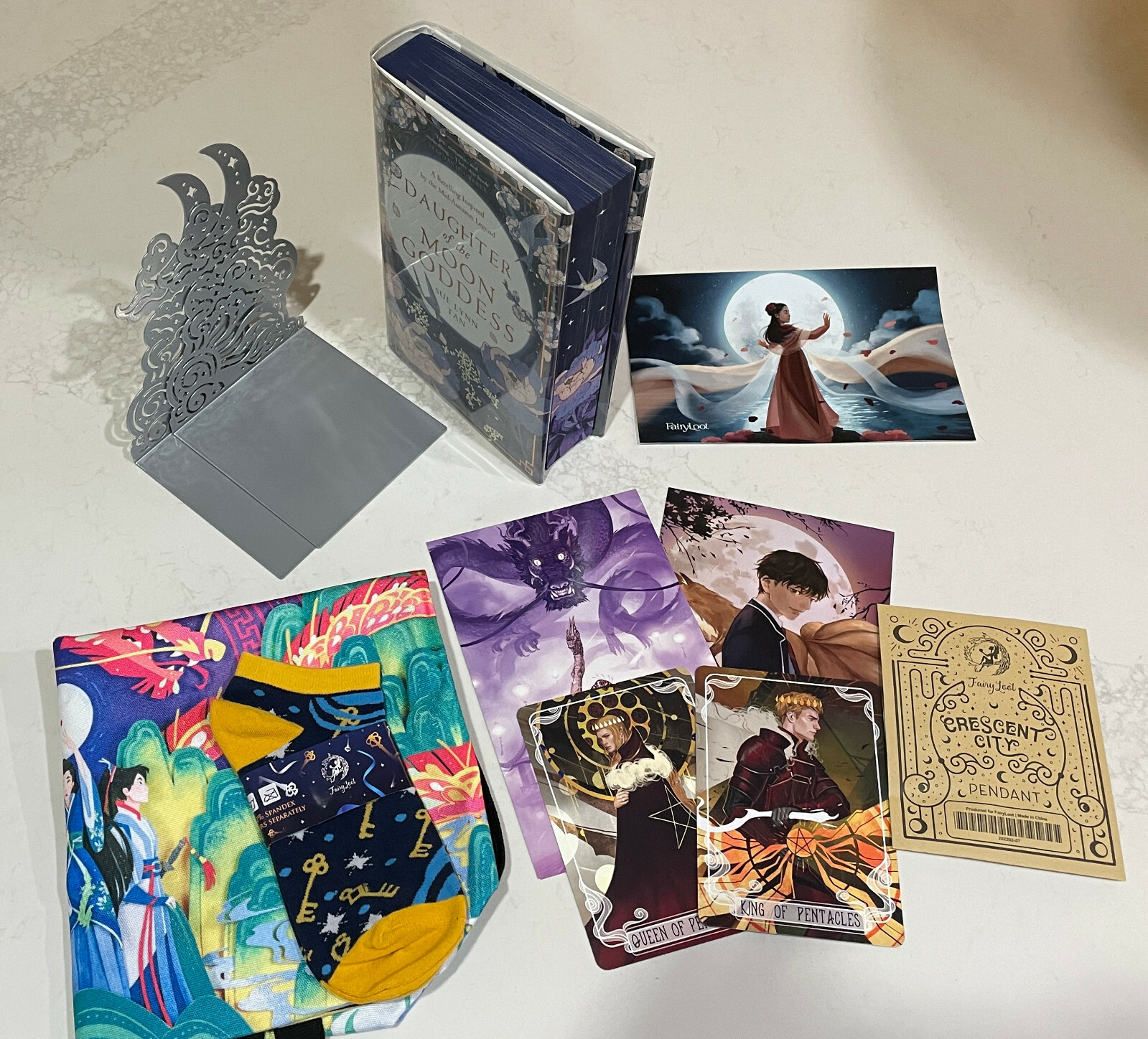 洋書 Daughter of the moon godness (Fairyloot) Fairyloot Daughter of the Moon Goddess Signed Sue Lynn Tan
