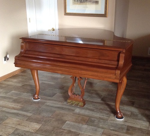 STEINWAY&SONS WALNUT CHIPPENDALE MODEL M 5'7