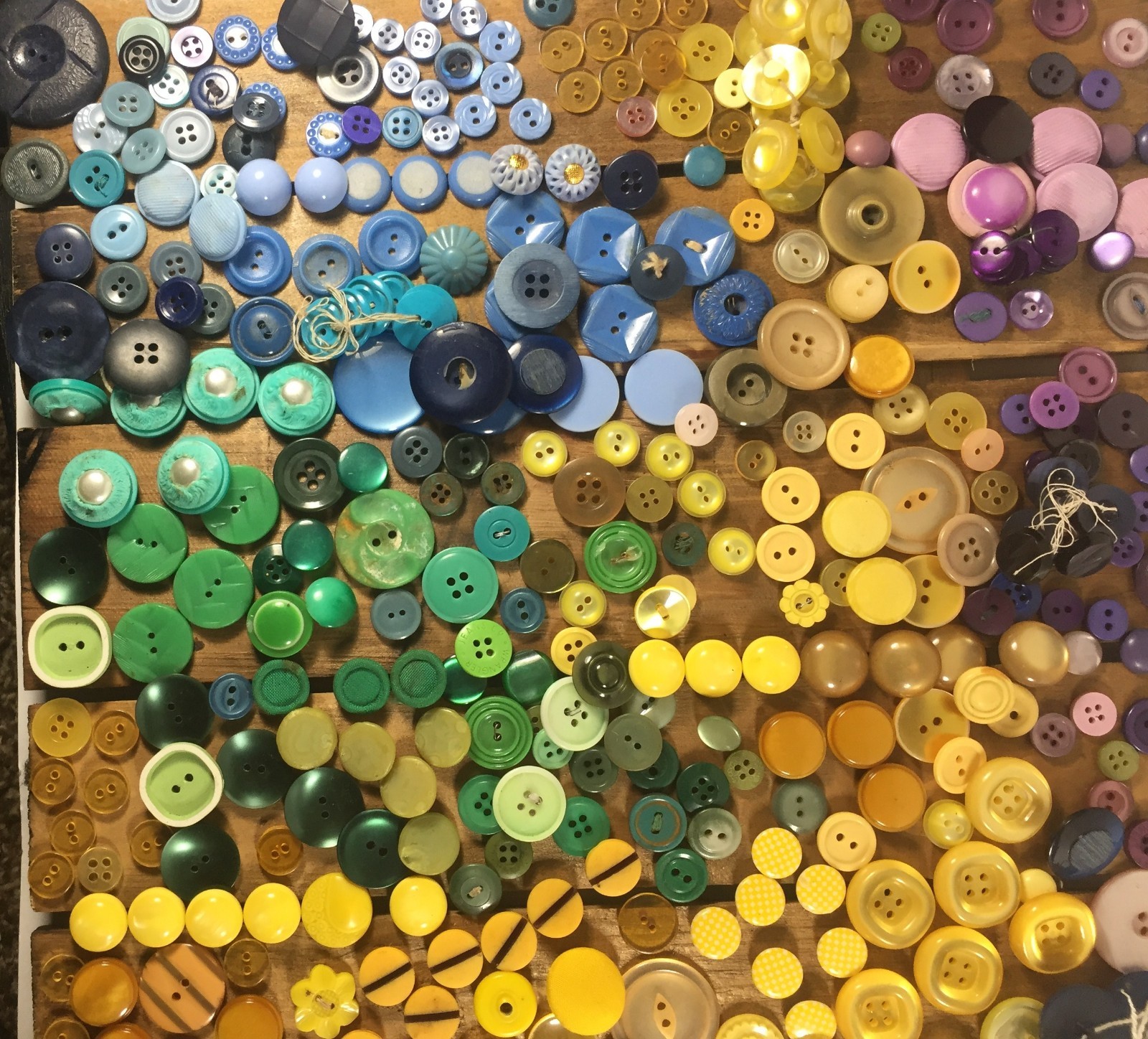 1 Lb/1Oz. (49 grams)Vintage Celluloid, Bakelite, Lucite Buttons Pastel colors