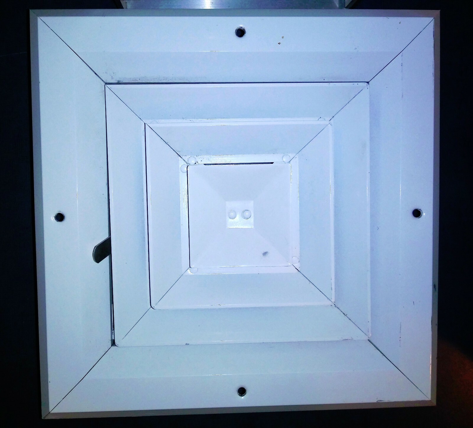 11X11 ADJUSTABLE AIR SUPPLY DIFFUSER - HVAC