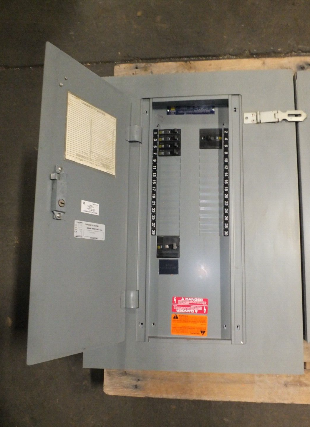 SQUARE D - NQOD430M100 - 100 A - 208/120 V - MAIN BREAKER