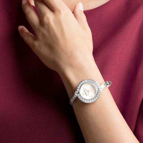Pre-owned Swarovski Lovely Crystals Bangle Steel Silver Dial Women's Watch 5453655